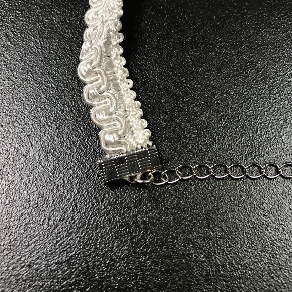 Embroidered Pattern Adjustable Choker Necklace - Picture 3 of 6
